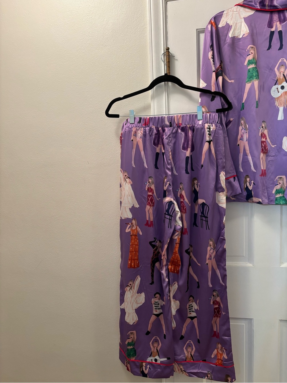 SWIFTIE Purple Illustrated Satin Pajama Set
Size Large - Picture 2 of 5